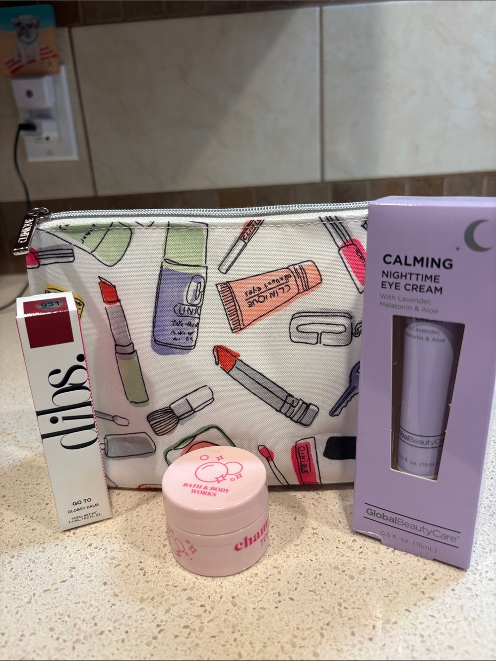 Clinique Cosmetic Bag 4 Piece Beauty Bundle